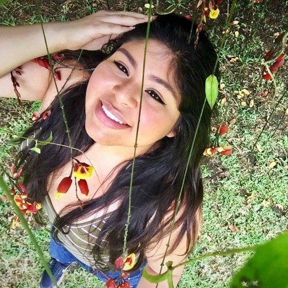 Meet your Posher, Ashley - Picture 1 of 1